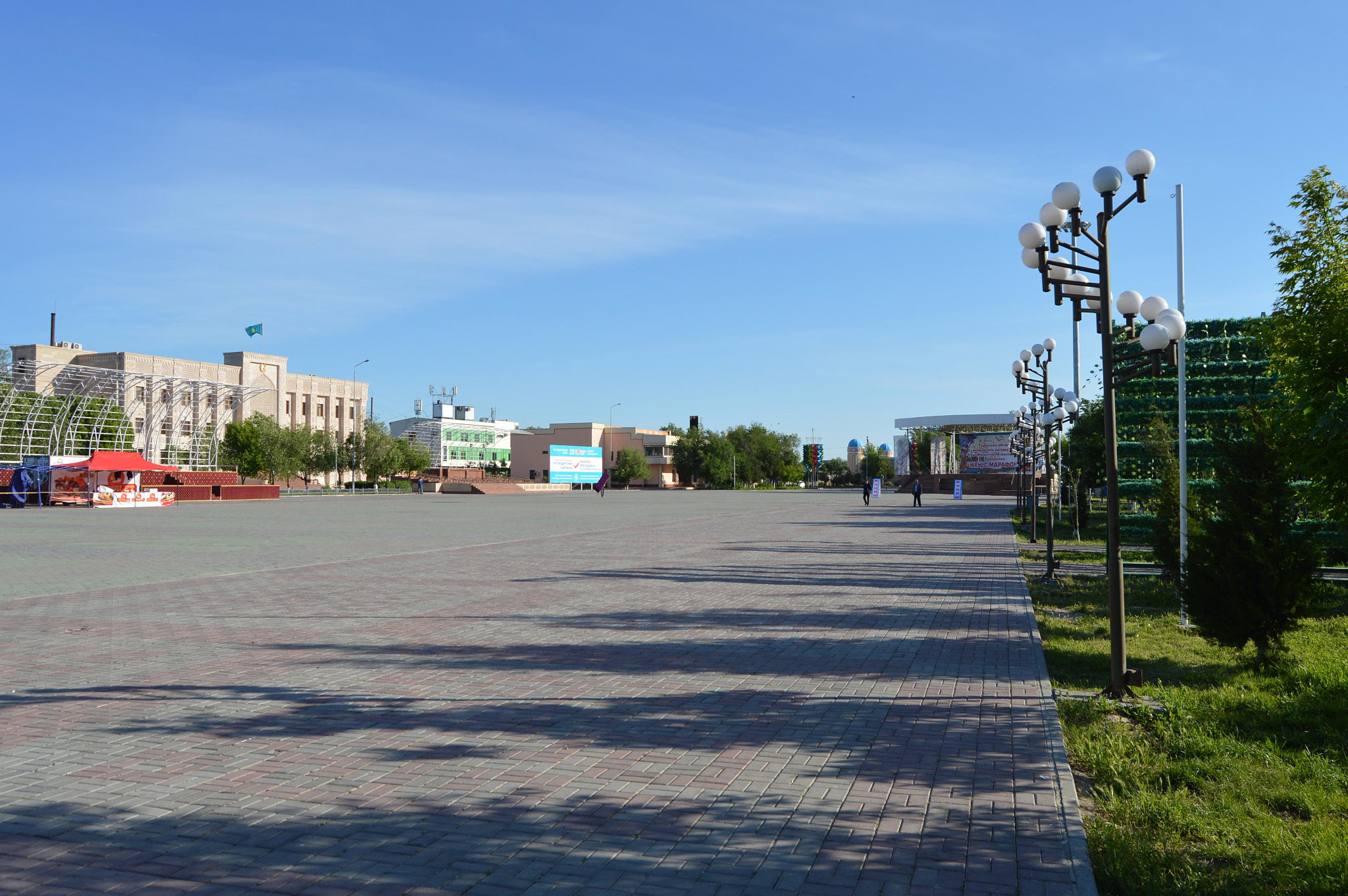Turkistan (Түркістан, Туркестан)